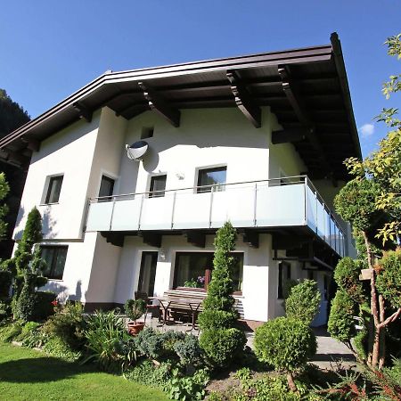 Cozy Apartment In Aschau Im Zillertal Near Ski Lift Экстерьер фото