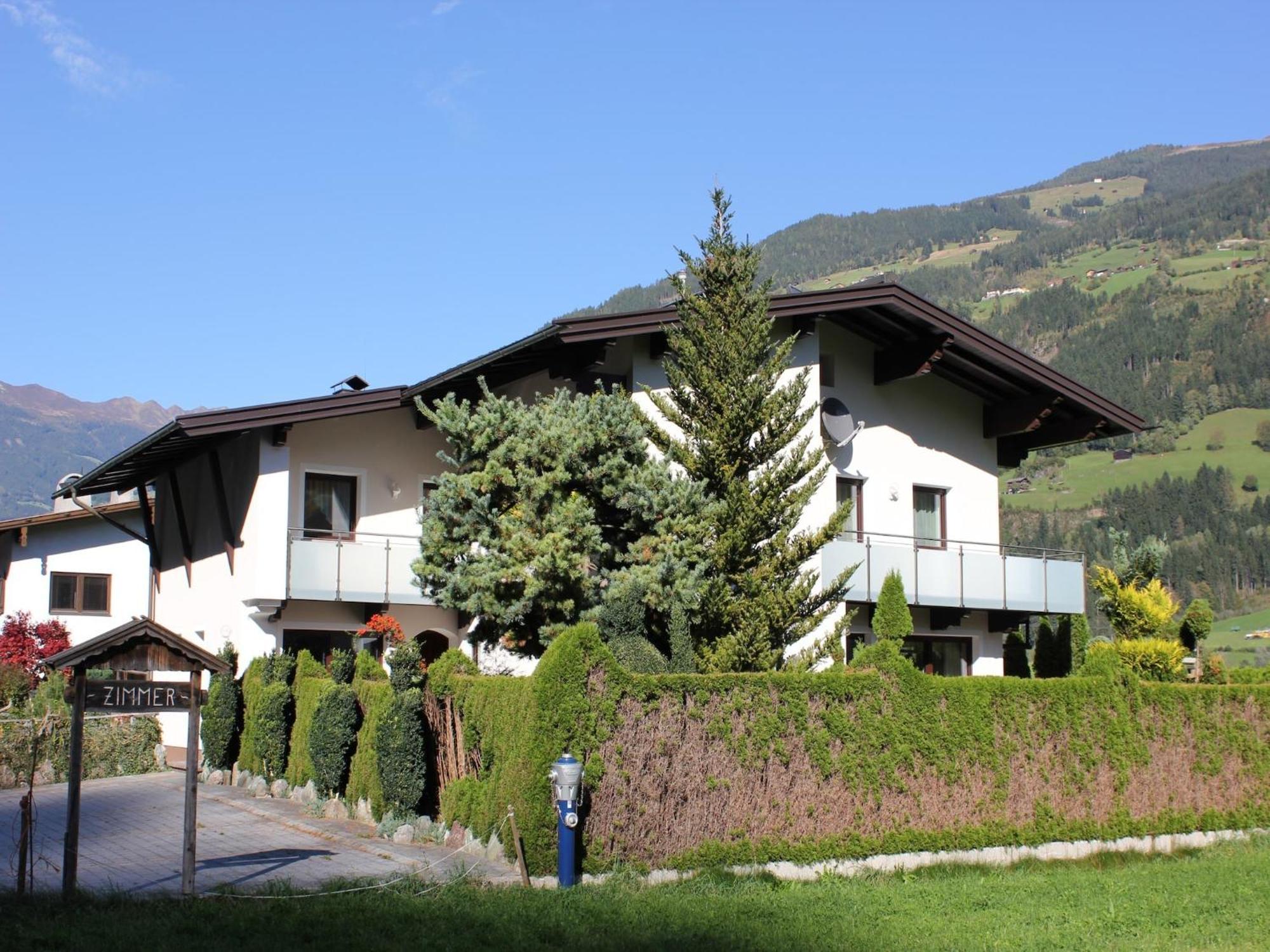 Cozy Apartment In Aschau Im Zillertal Near Ski Lift Экстерьер фото