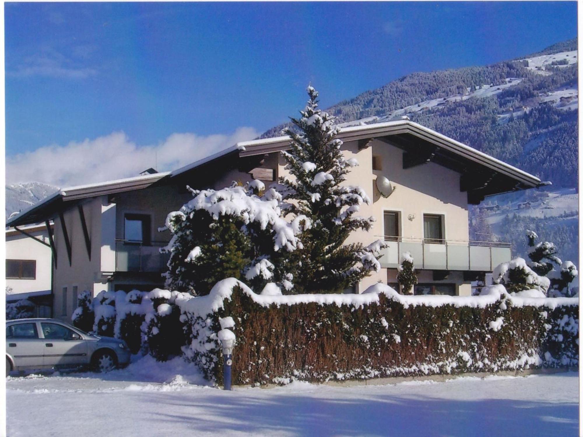 Cozy Apartment In Aschau Im Zillertal Near Ski Lift Экстерьер фото