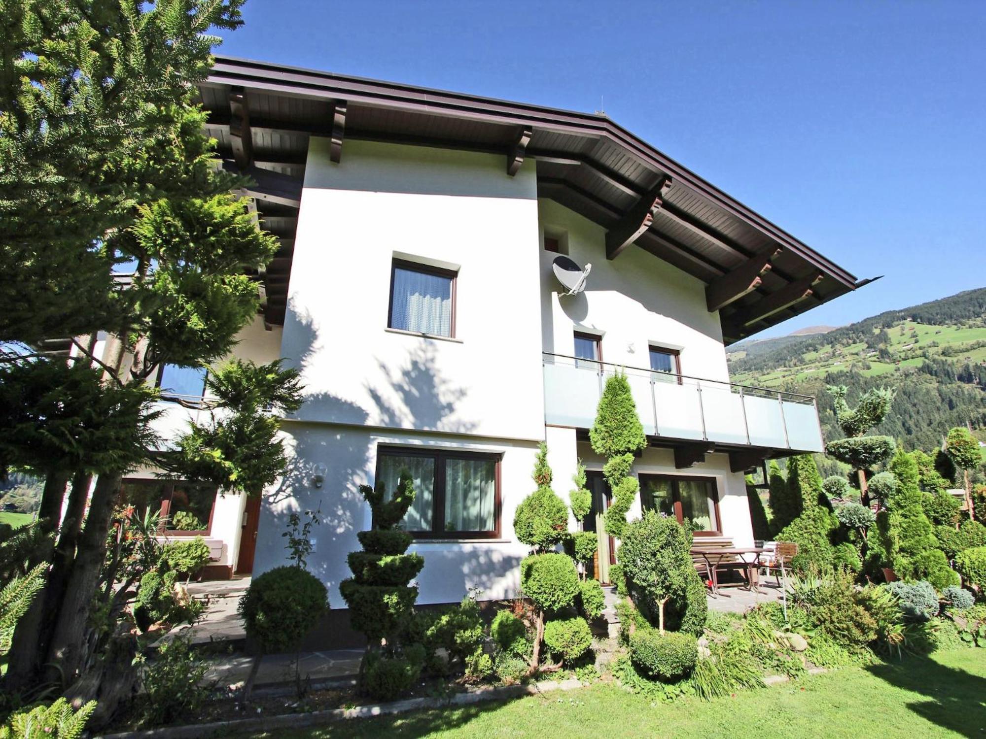 Cozy Apartment In Aschau Im Zillertal Near Ski Lift Экстерьер фото