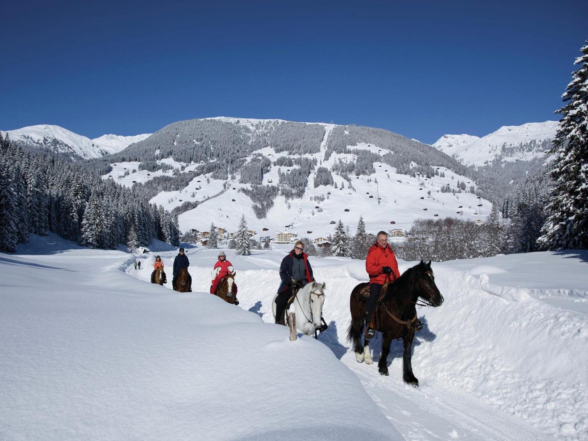 Cozy Apartment In Aschau Im Zillertal Near Ski Lift Экстерьер фото
